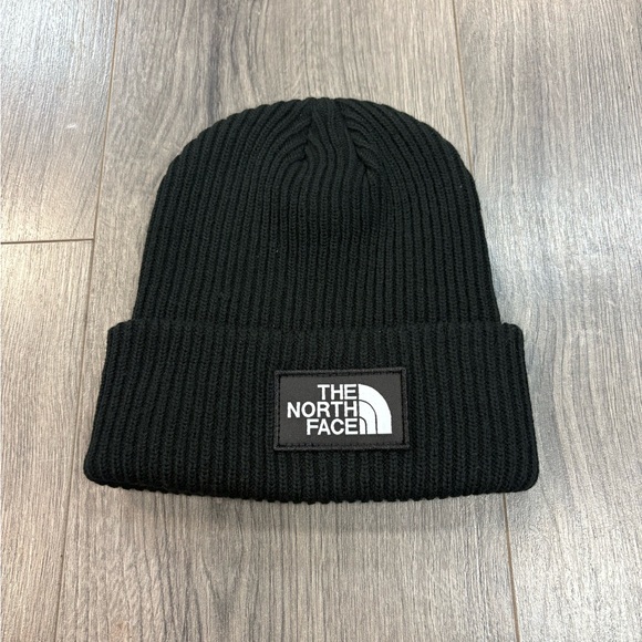 The North Face Classic Black Beanie - Picture 1 of 3
